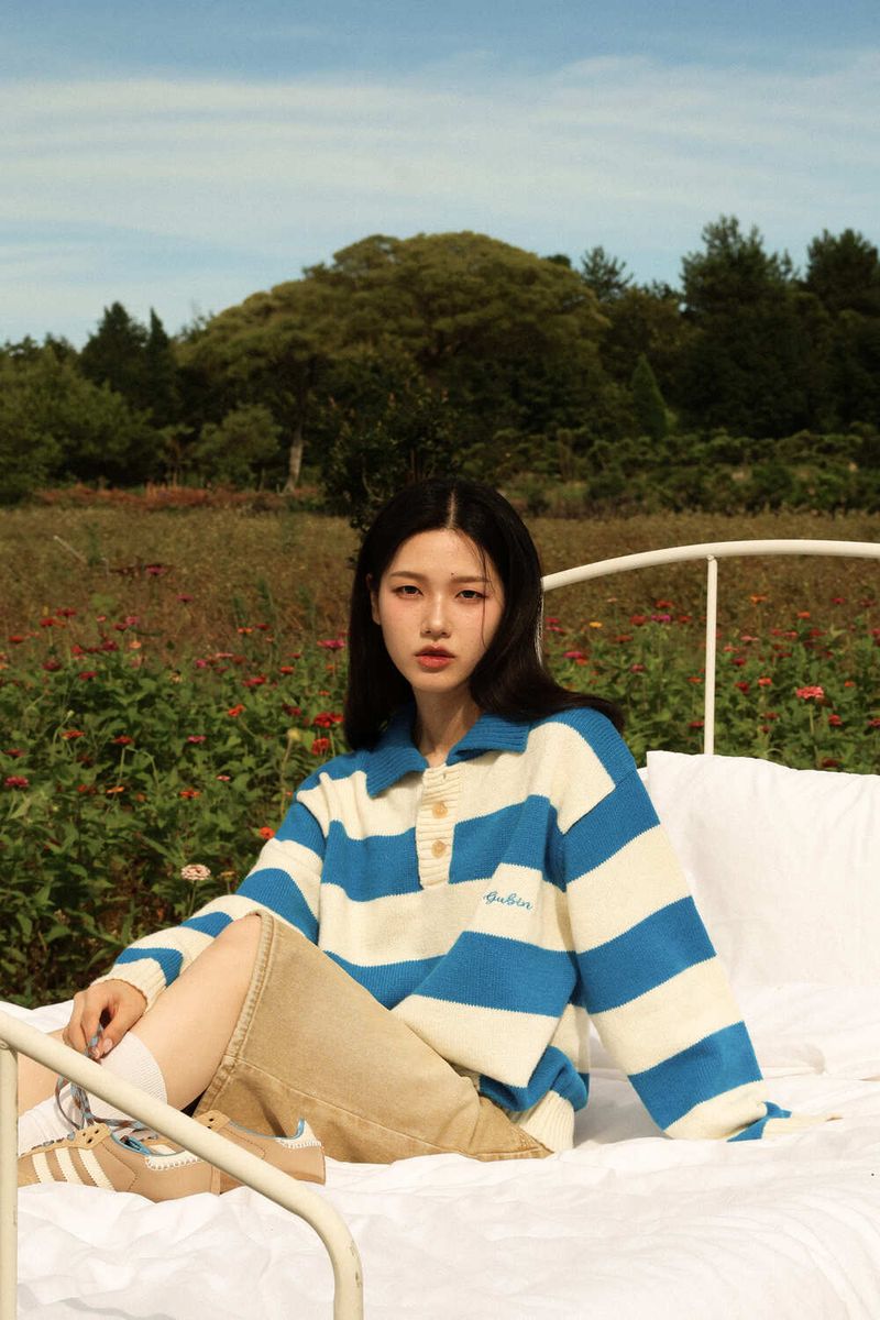 (W) Striped pattern collar knit