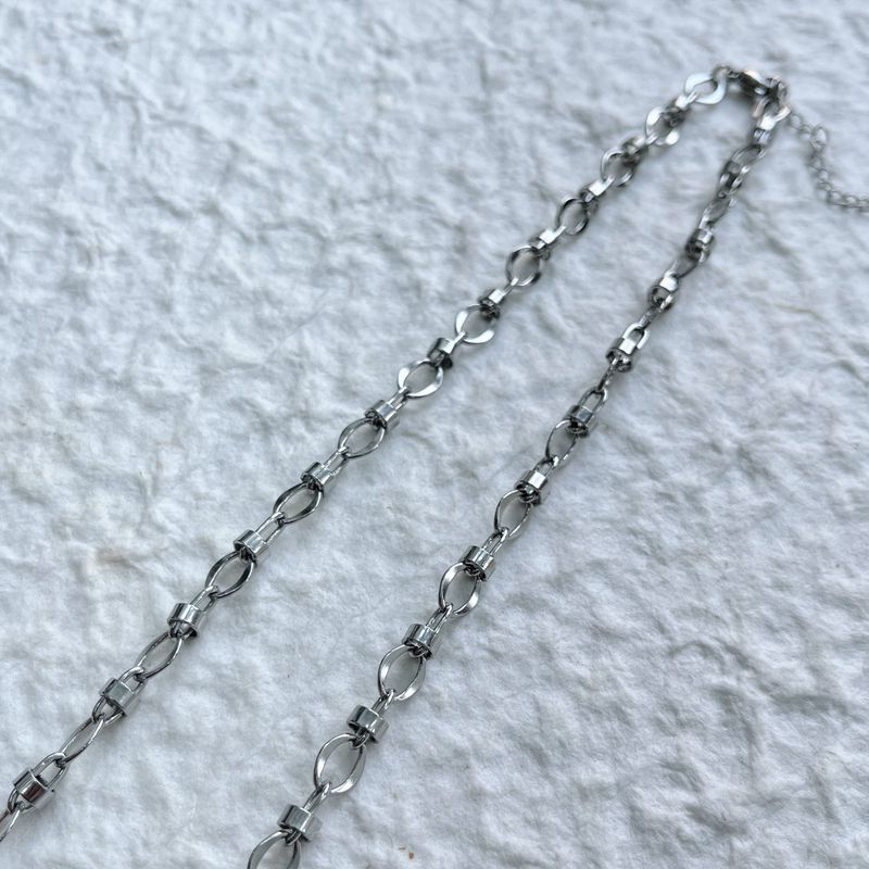 Silver Loop Link Necklace