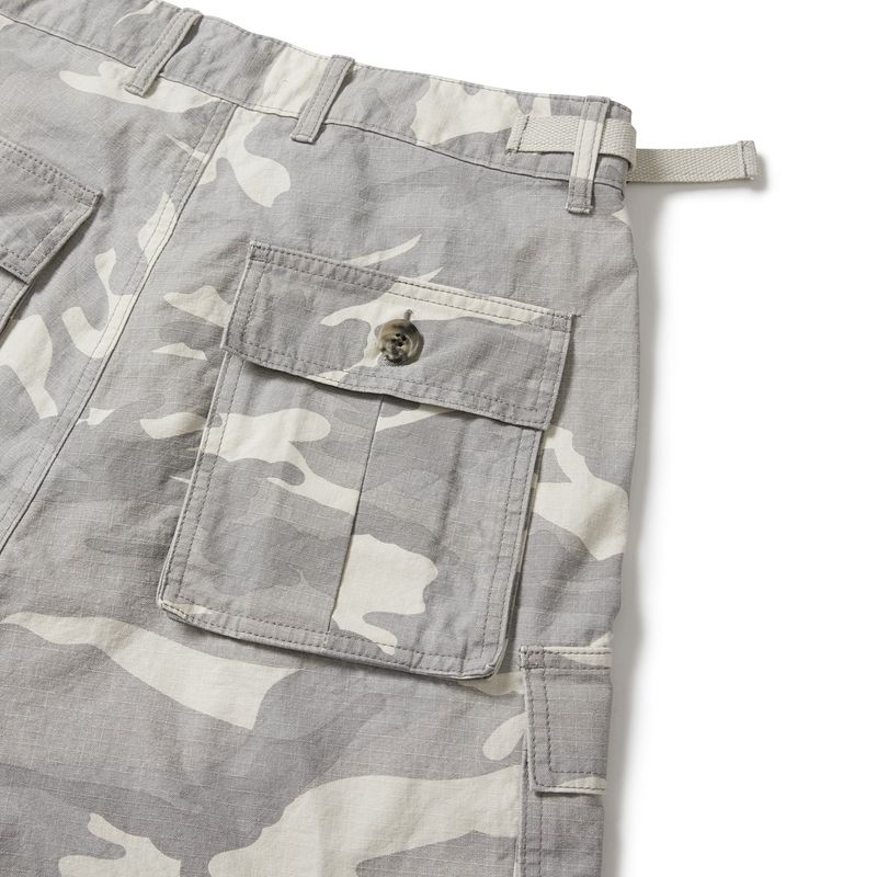 Wanderer cargo bermuda pants / Stone camo