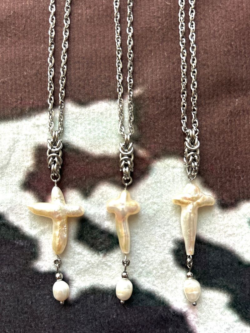 Cross Baroque Pearl Necklace