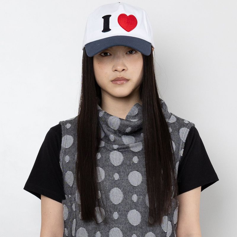 WEBHOUSE（ウェブハウス）の「I Love Webhouse キャップ - ホワイト／ネイビー（帽子）」