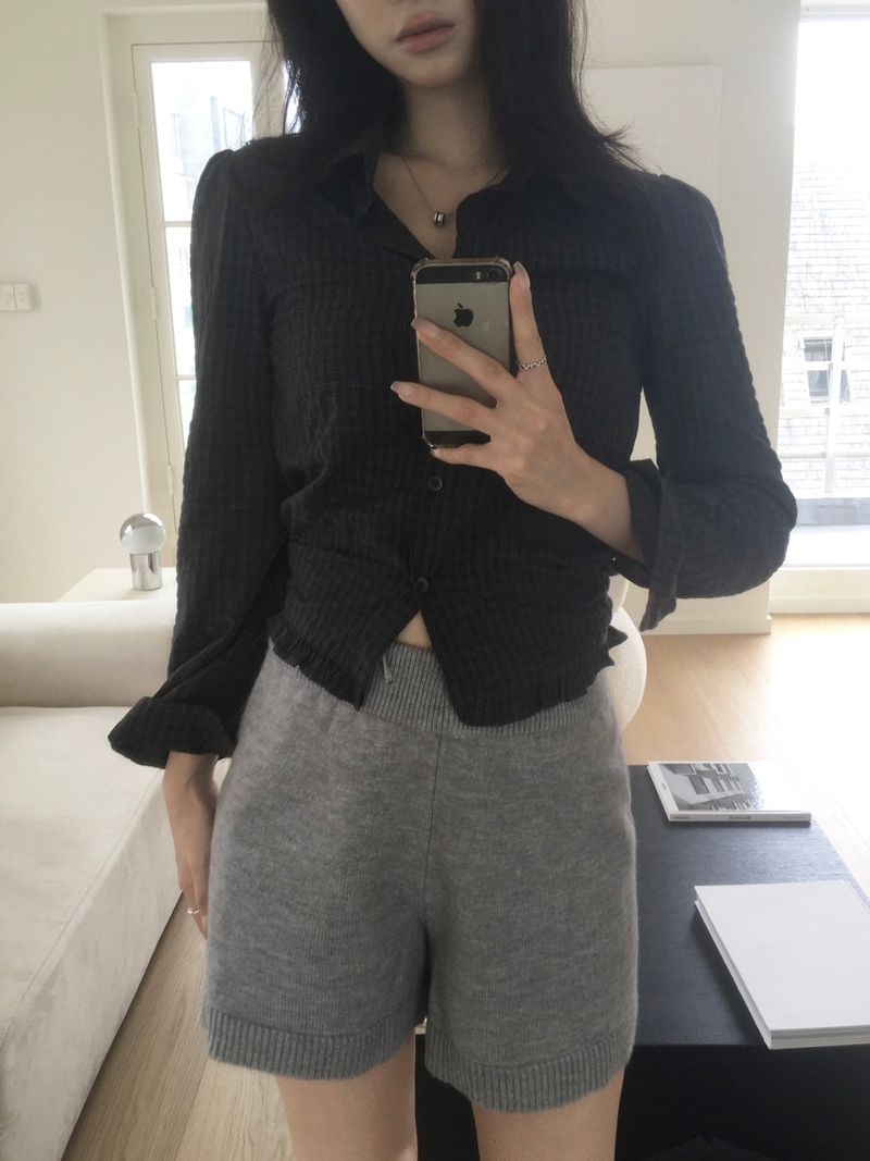 tail plaid ruffle shirt