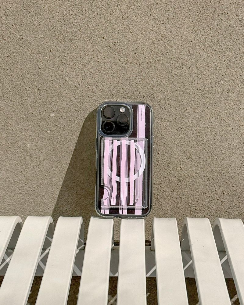 LUCKYDIP（ラッキーディップ）の「ピンクストライプマグセーフクリアカードポケット（スマホグッズ/小物）」