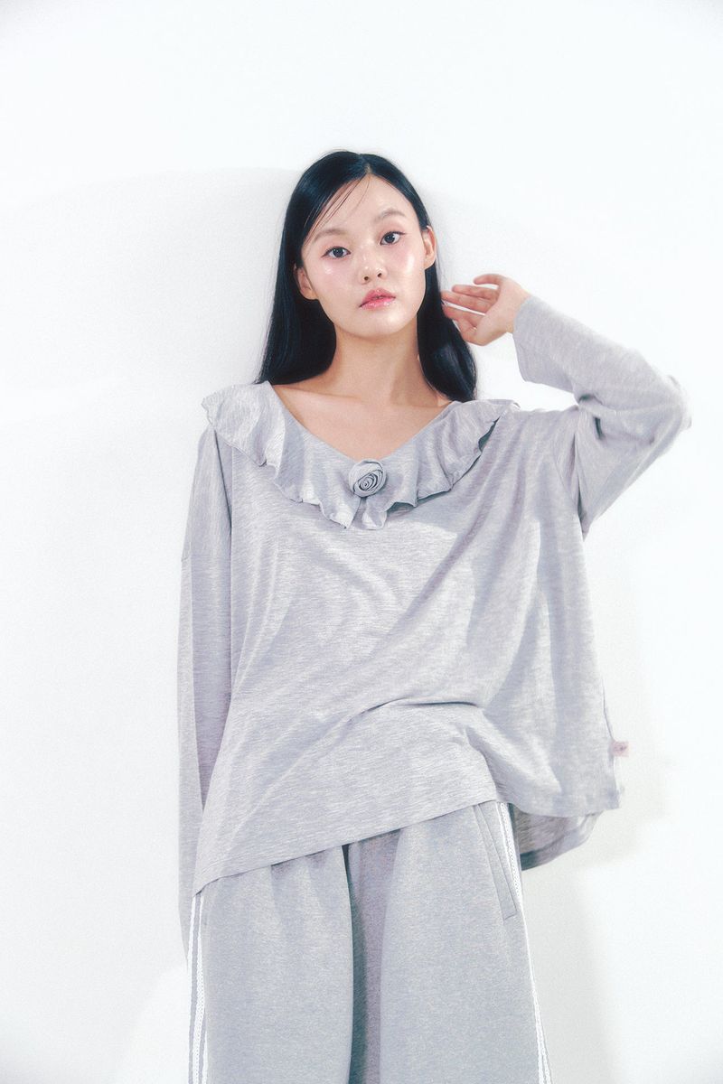 Rose Brooch Frill Long Sleeve Gray