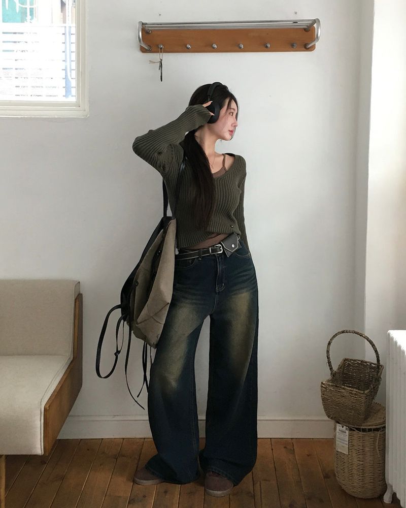 Yami Ribbed Deep V-Neck Knit