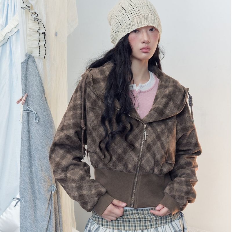 La mode MAQI（ラ モード マキ）の「ヴィンテージ チェック カラー ブロック フーデッド クロップド ジャケット（トップス）」