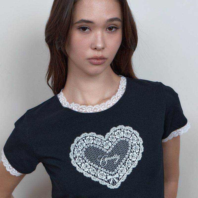 Curetty(キュリティ)の「C LACE-PANEL GRAPHIC T-SHIRT_BLACK(Tops)」