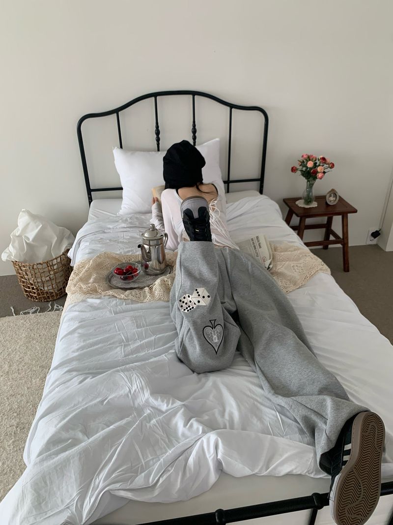 Alice in woderland sweat pants (Unisex)