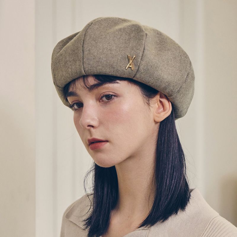 VARZAR（バザール）の「VA スタッドオクタゴンウールベレー / Beige（帽子）」