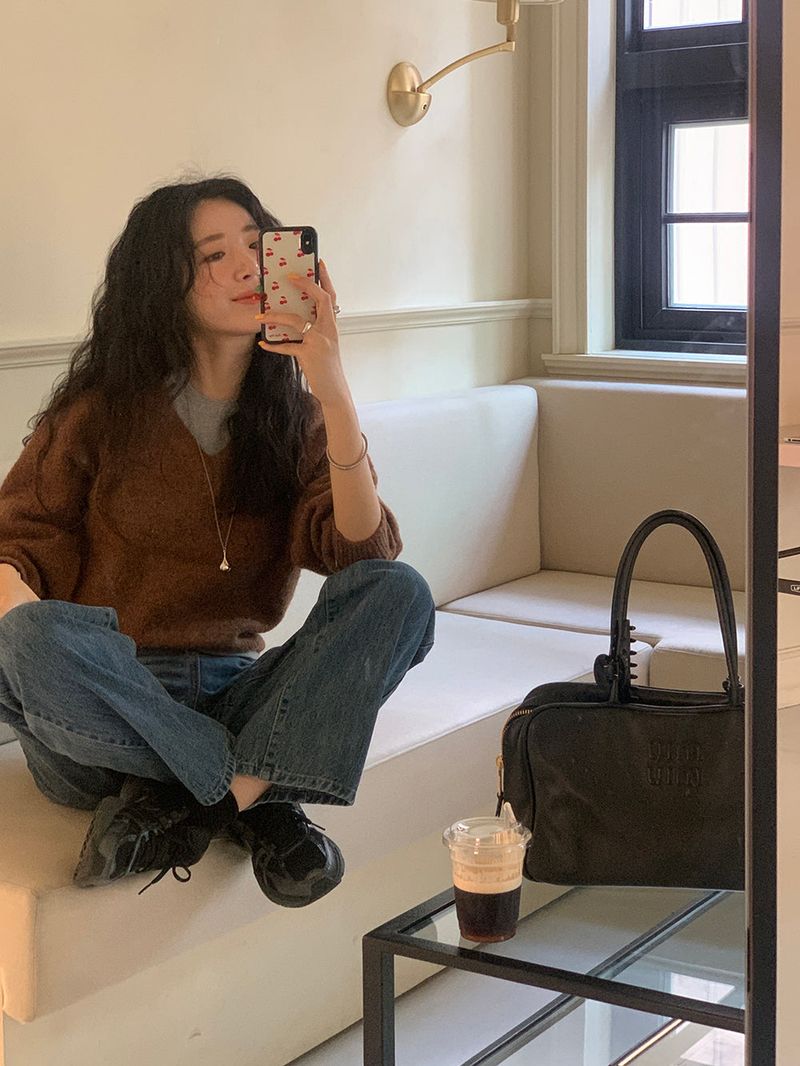 [MADE] Magita Wool V Cropped Knitwear