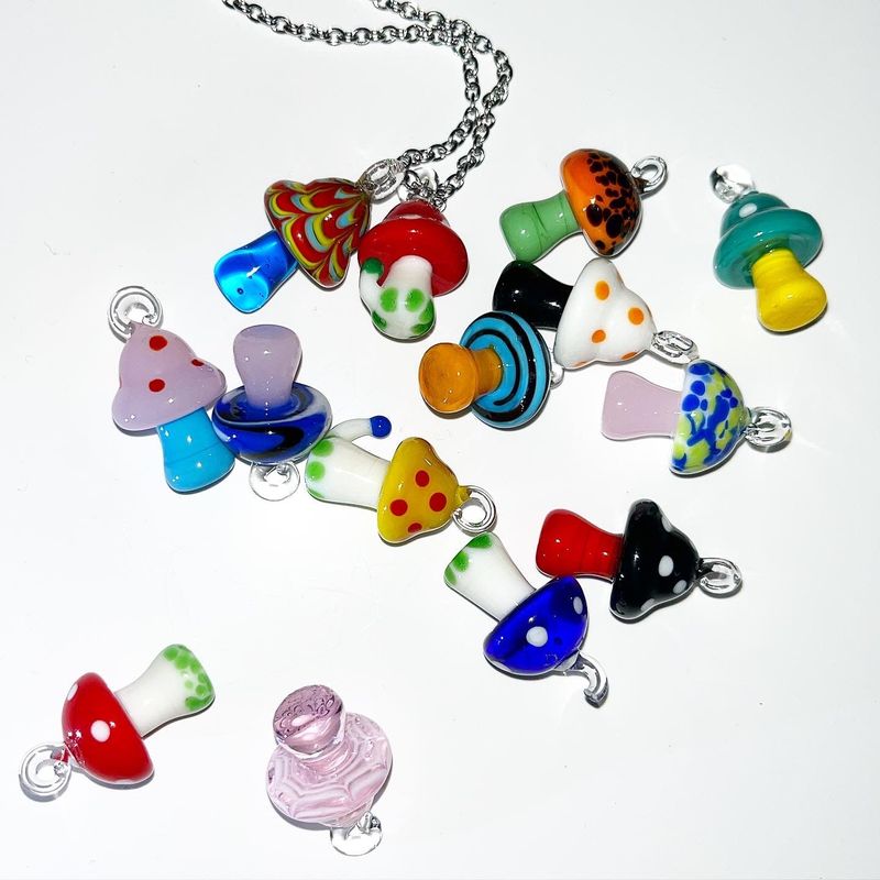 Trippy mushroom keychain