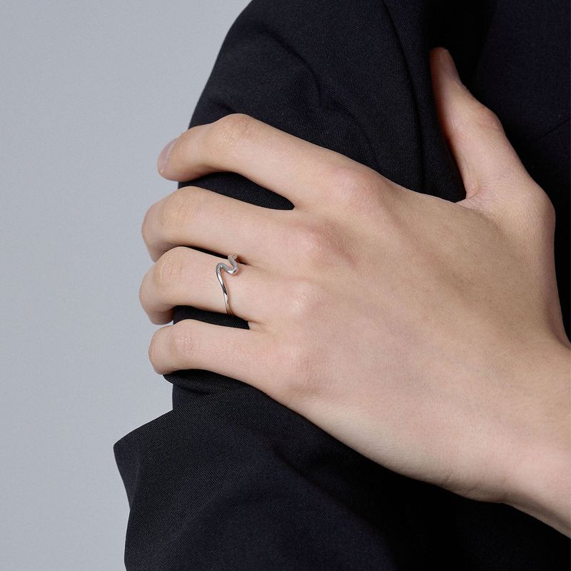 CURVE WAVES RING