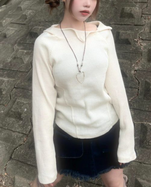 heenytsuki（ヒニツキ）の「Waffle cut diagonal knit hood（Tops）」