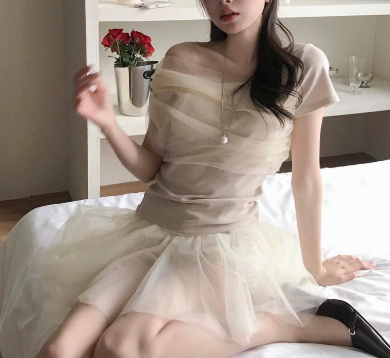 joan button sha lace mini sk