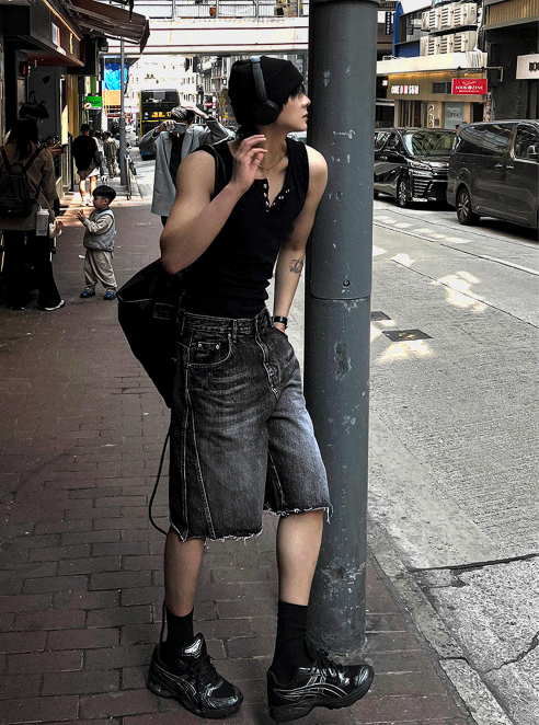 COSYHARU（コシハル）の「Black Washed Denim Bermuda Shorts Pants（Pants）」