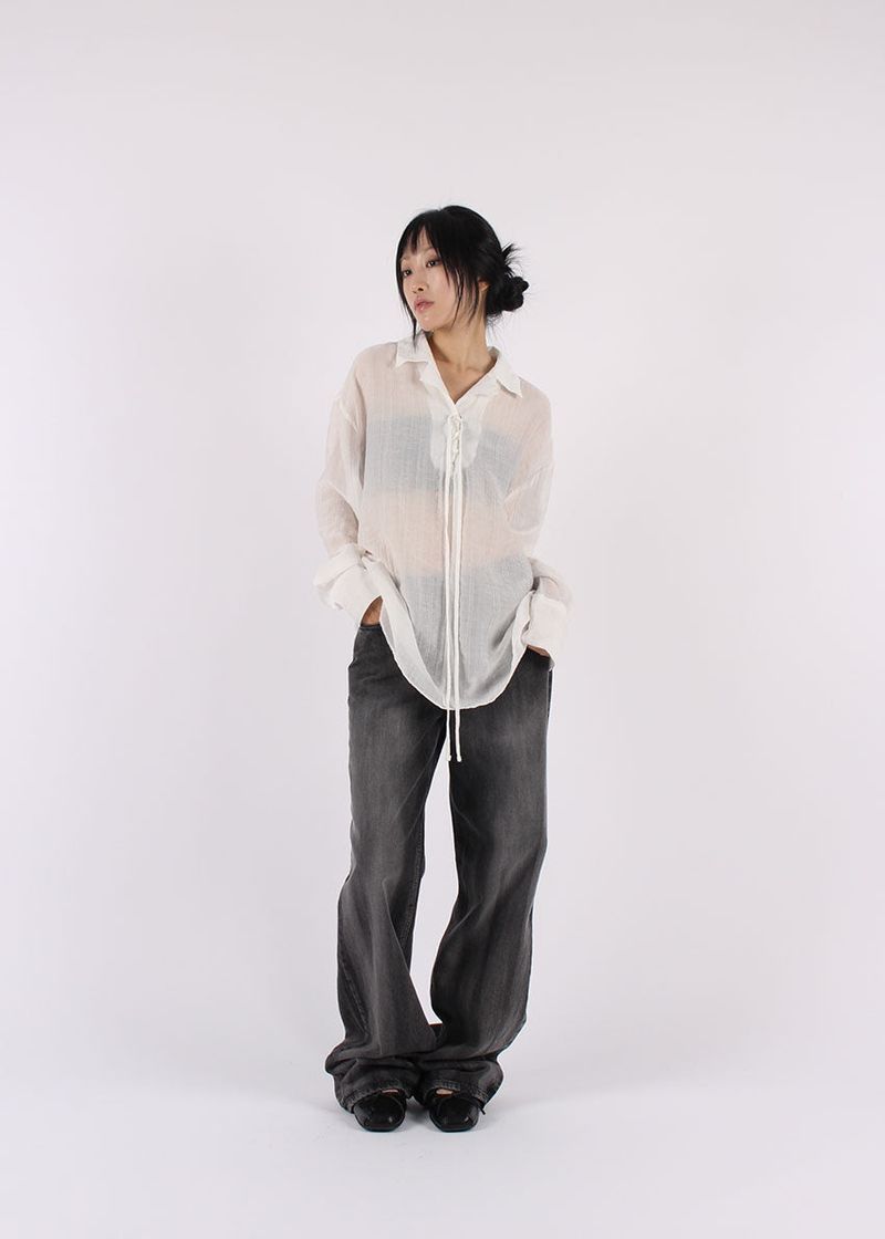 EYELET BLOUSE