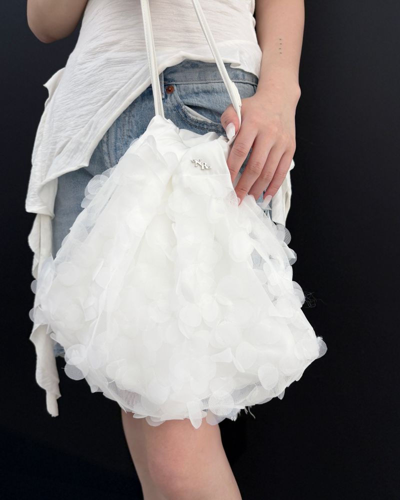 Lacie strap bag (white)