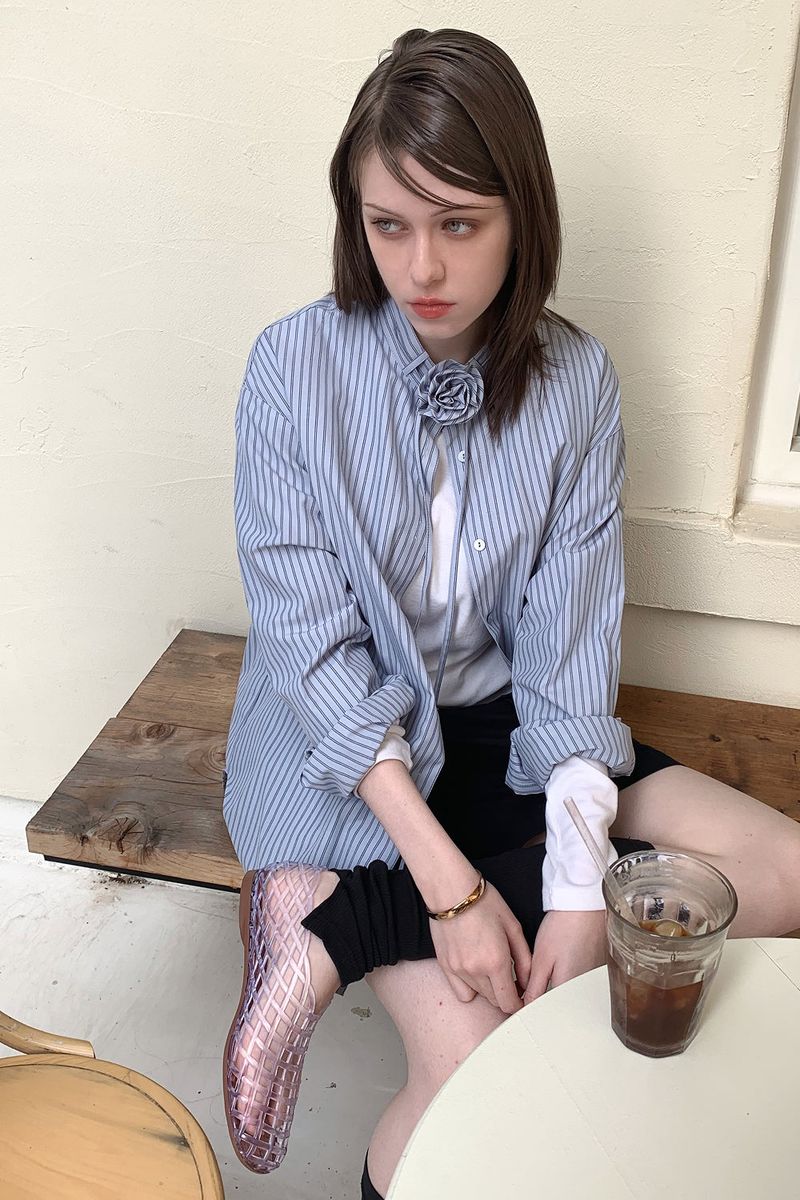 BROOCH STRIPE SHIRT_DUSTY BLUE