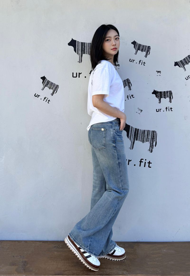 REGULAR SEMI BOOTCUT DENIM PANTS code 25007