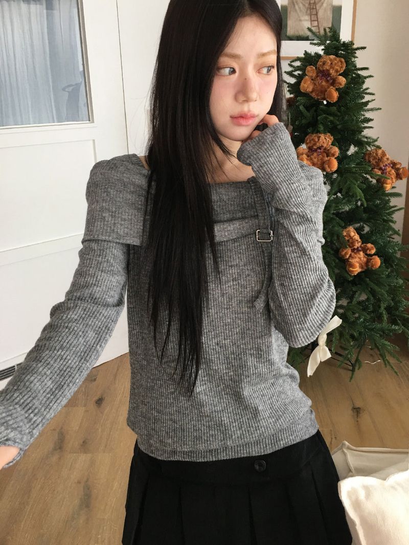 nobiyaka(ノビヤカ)の「ステイバックルニットTシャツ(トップス)」