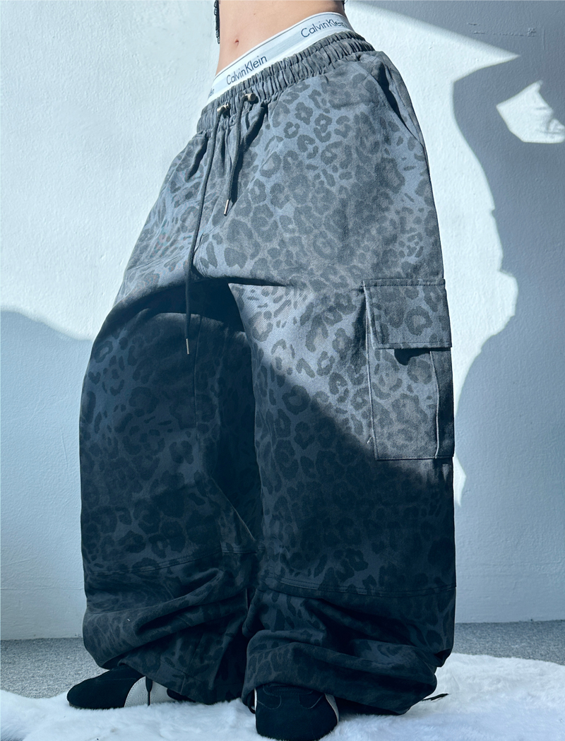 CCORTTI（コルッティ）の「レオパードスポットカーゴパンツ🖤🤎 - 2カラーズ（パンツ）」