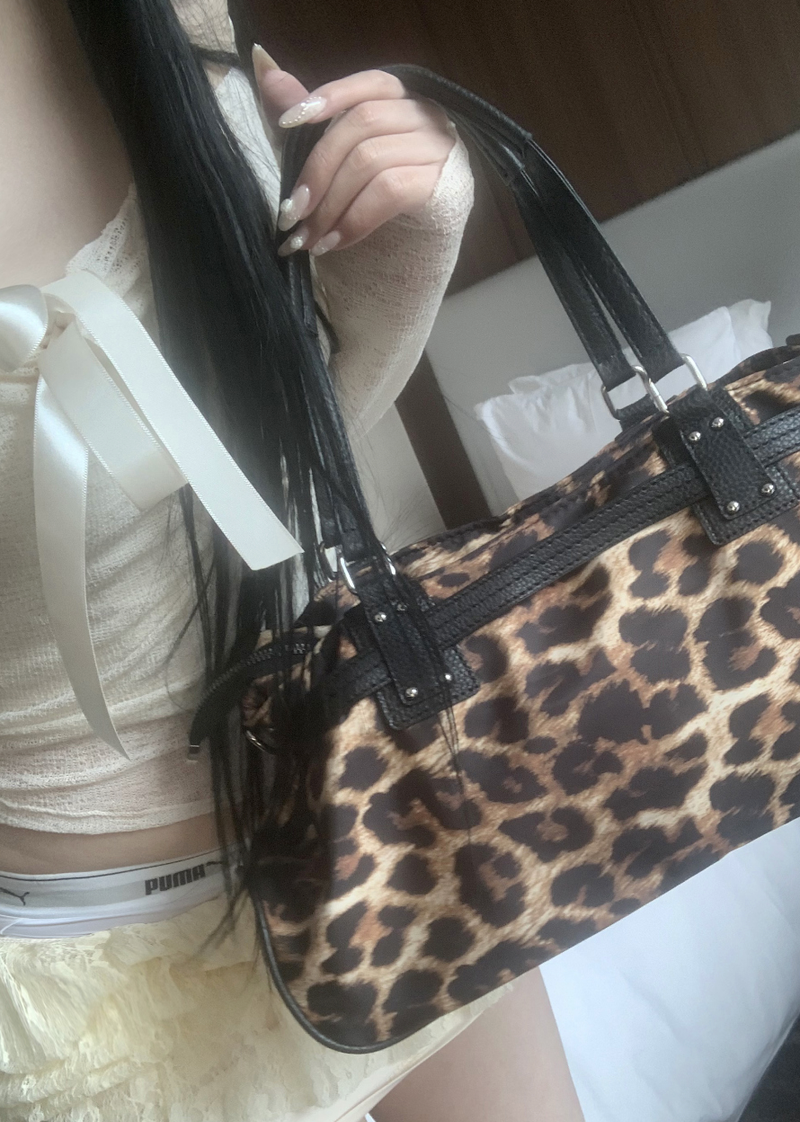 suzen(スゼン)の「Shinjuku y2k Leopard Big Bag(Bags)」