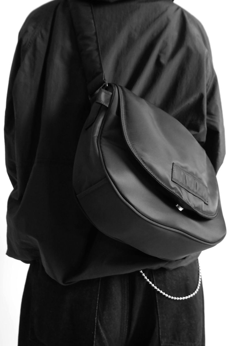 semicircle black