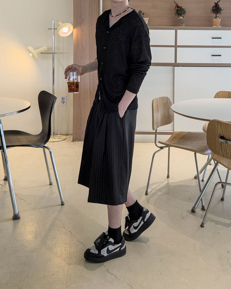 Node Pin Stripe Bermuda Slacks