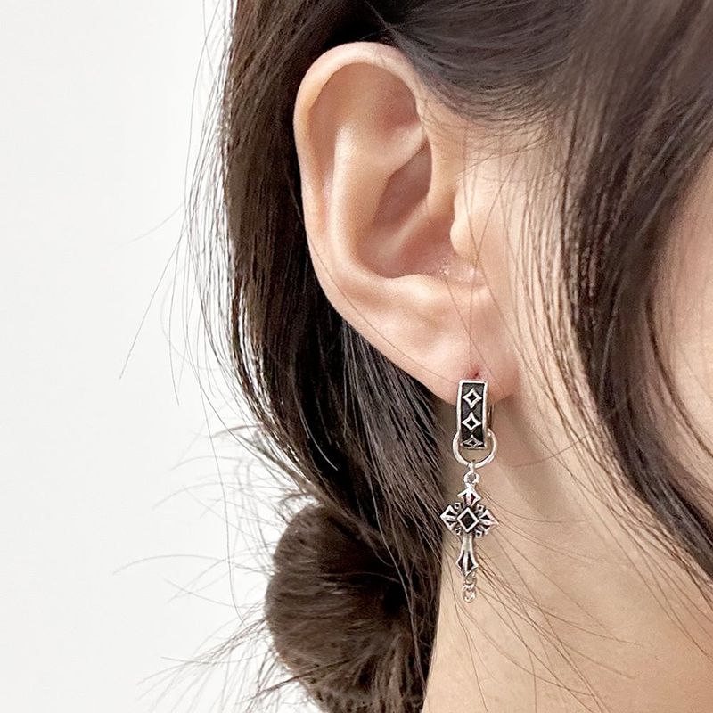 Antique Black Cross Chain One-Touch Earrings
