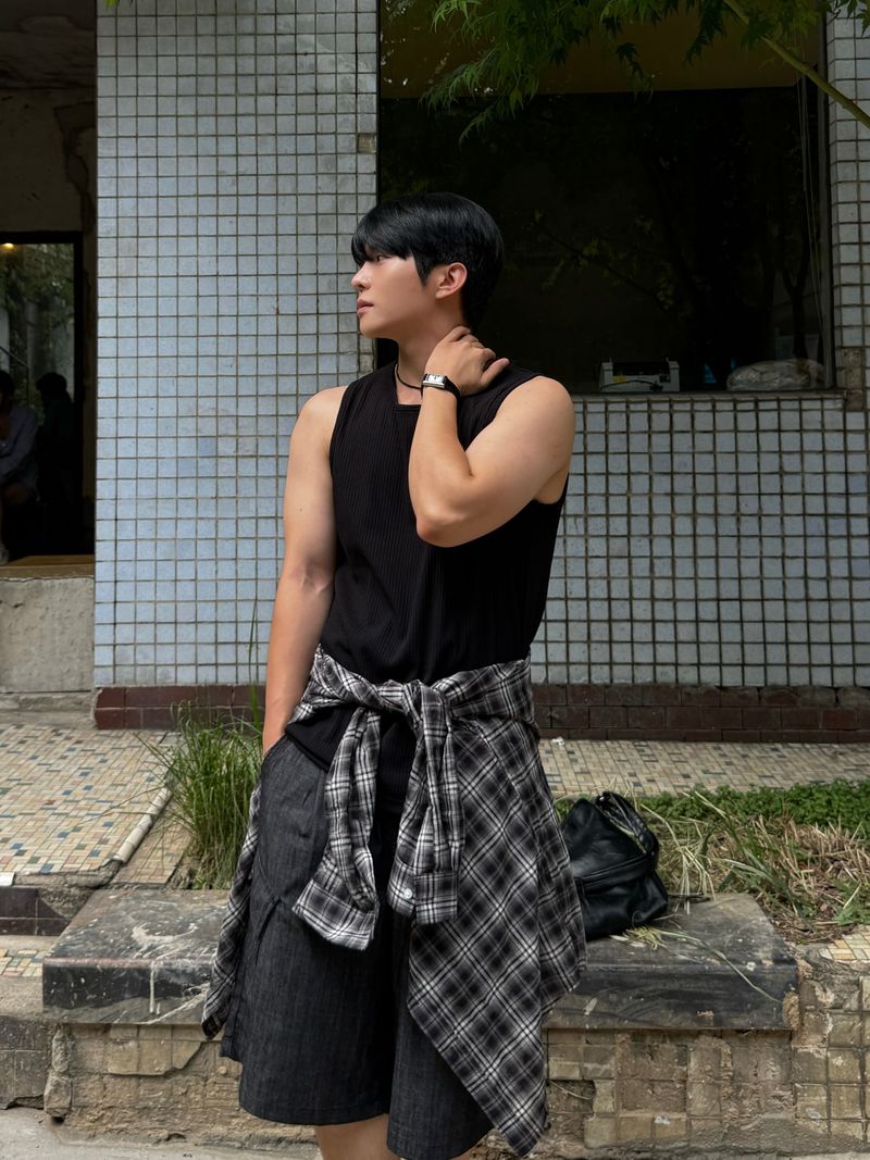 Non-fade diagonal cargo bermuda pants 