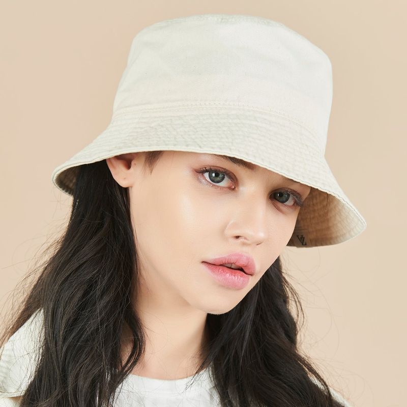 Monogram Label Pigment Bucket Hat white