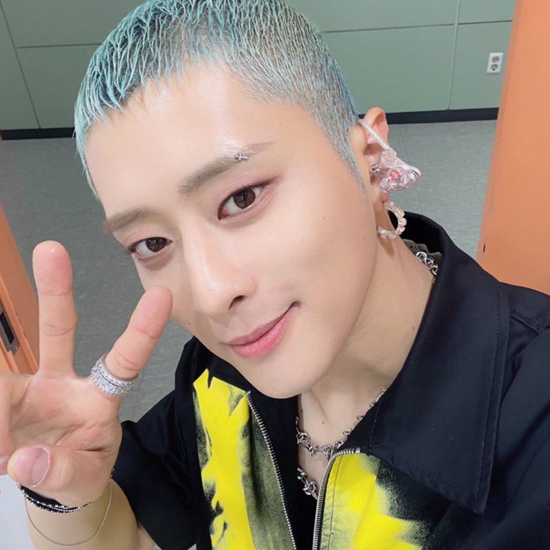 [MONSTA X