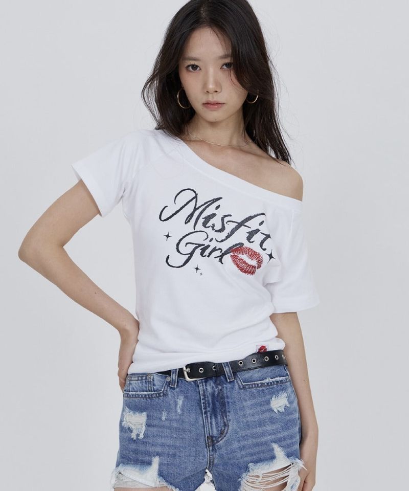 calloutnewyear(cony)(コールアウトニューイヤー(コニー))の「CONY MISFIT KISS GLITTER OFF SHOULDER TEE / WHITE(Tops)」