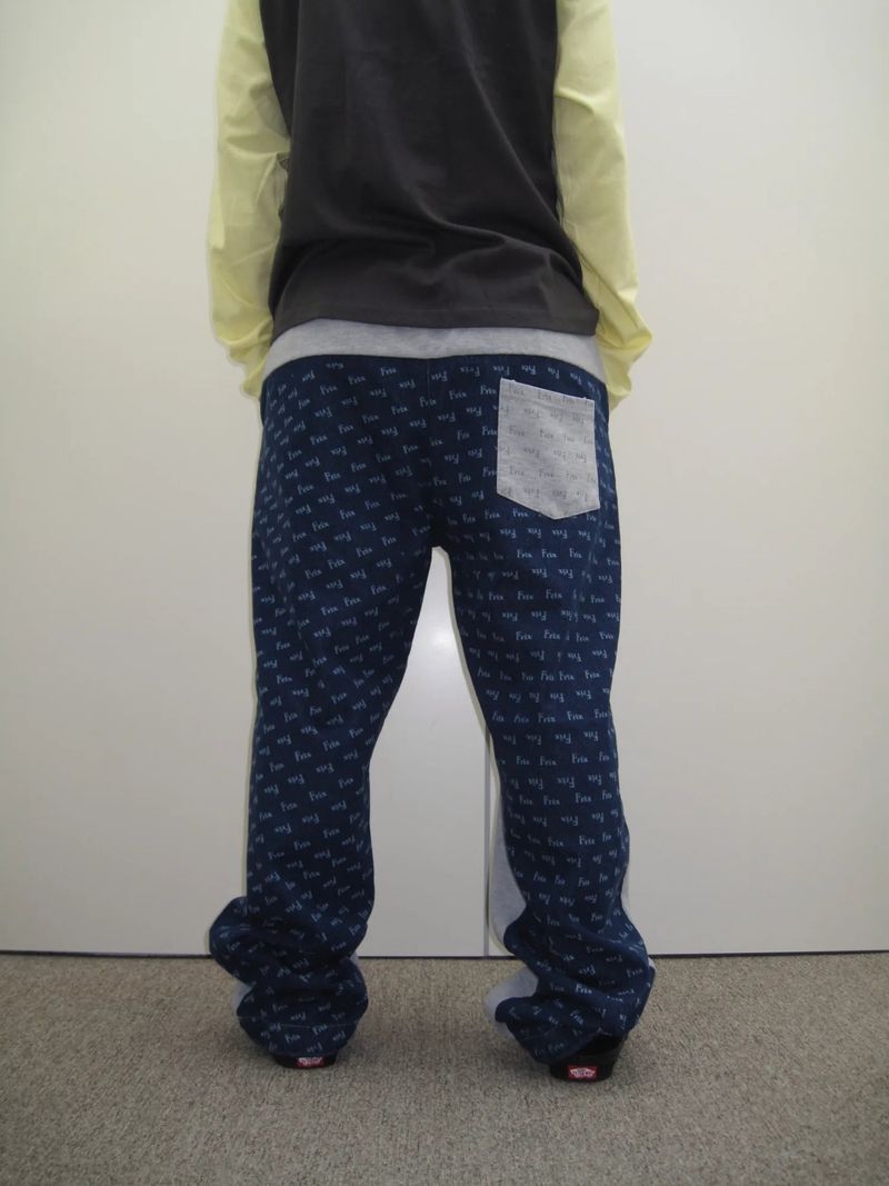 Denim Contrast Lettering Sweatpants (2 Colors)
