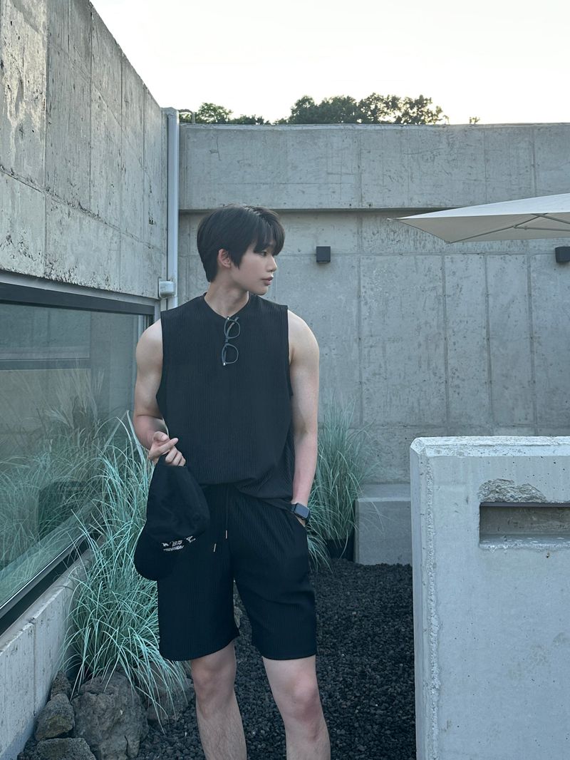 lemenne(ルメンヌ)の「Void Air Cool Pleats Pants (4 colors)(Pants)」