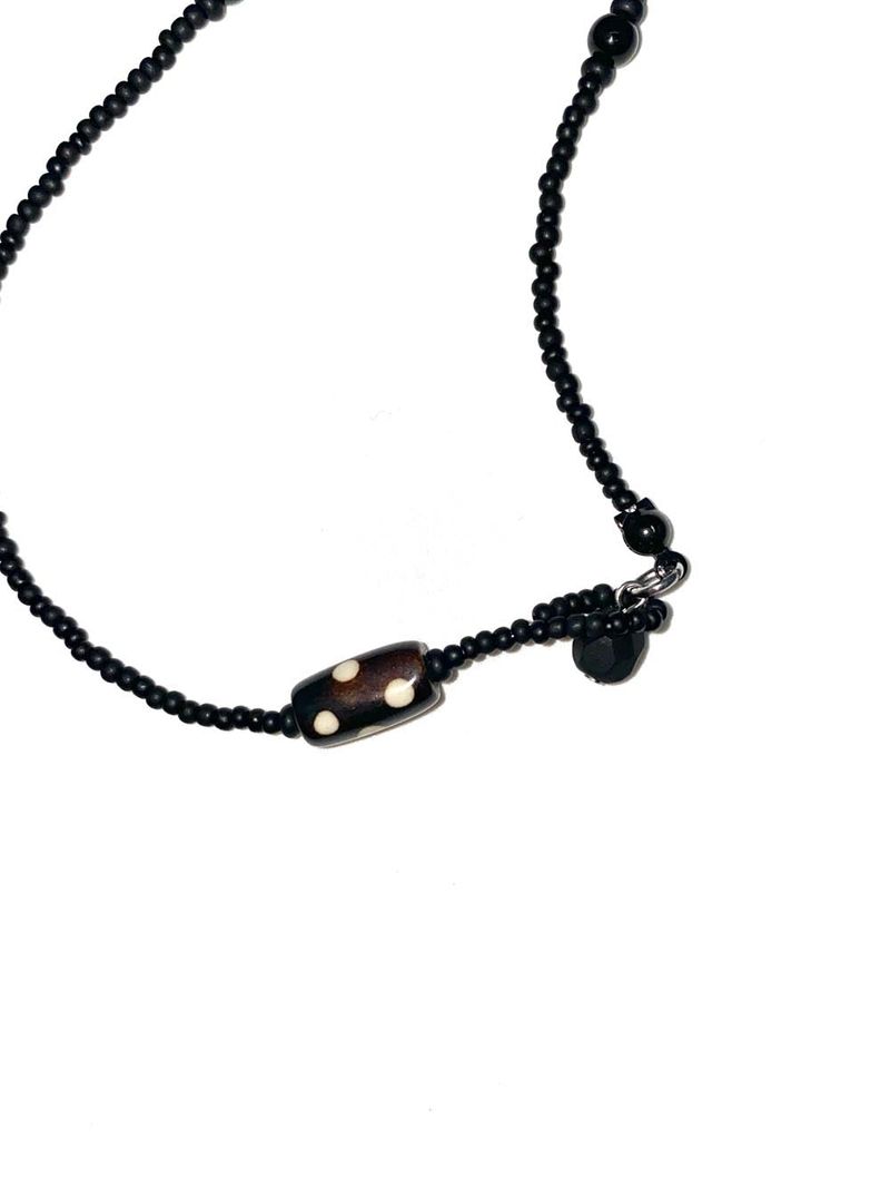 Dot necklace (black)
