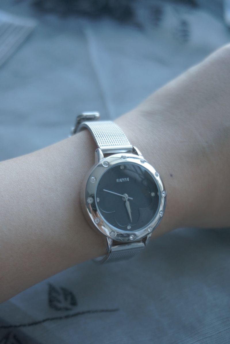 clover mesh strap watch