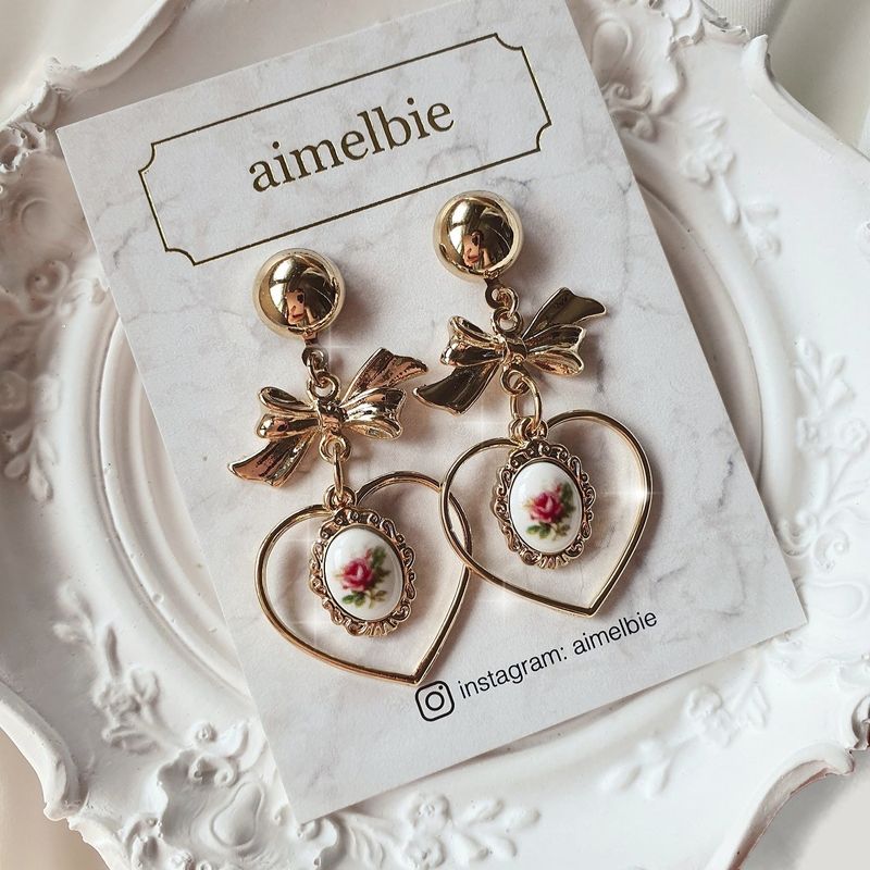 Vintage Rose Garden Earring - Heart Version