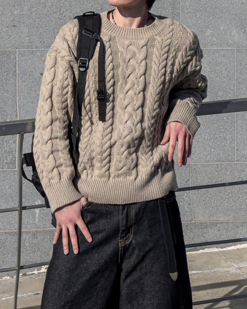 Cabbler Heavy Cable Knit Round Neck