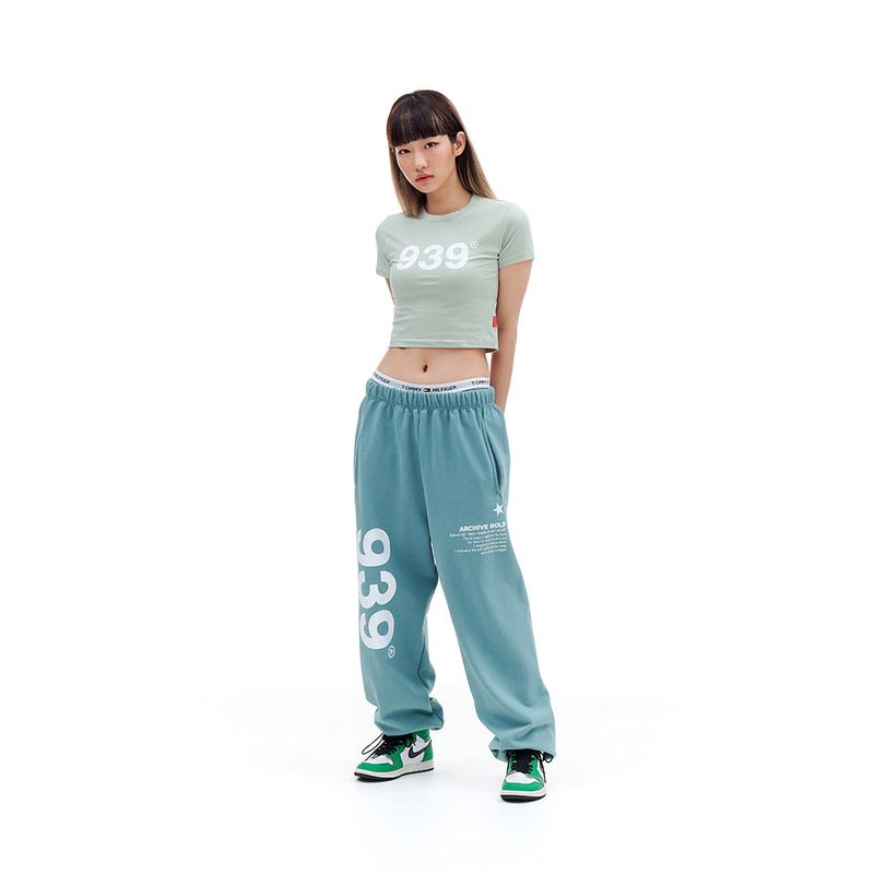 939 LOGO CROP TOP (PALE SAGE)