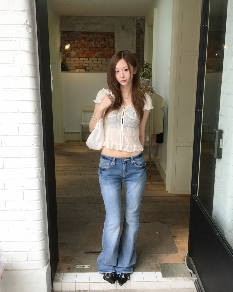 Soft lowrise boots cut pants