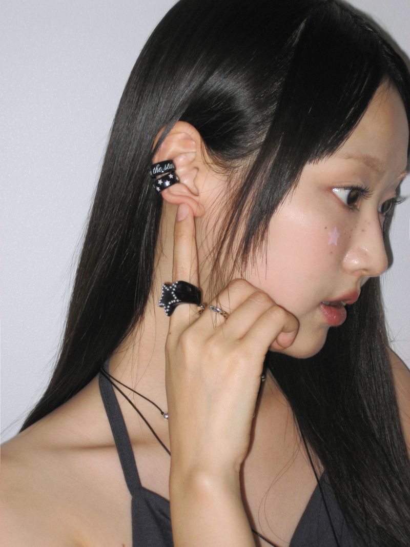 [Formica] Letter earcuff (Black)