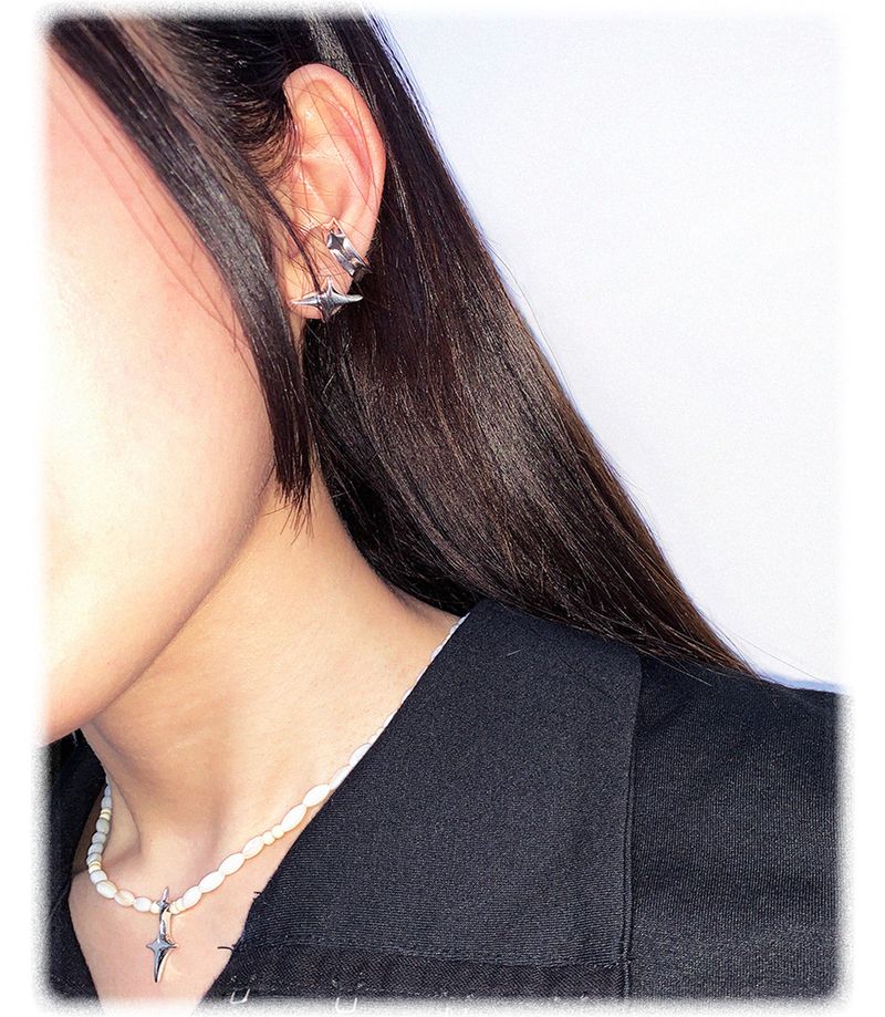 STING EAR CUFF