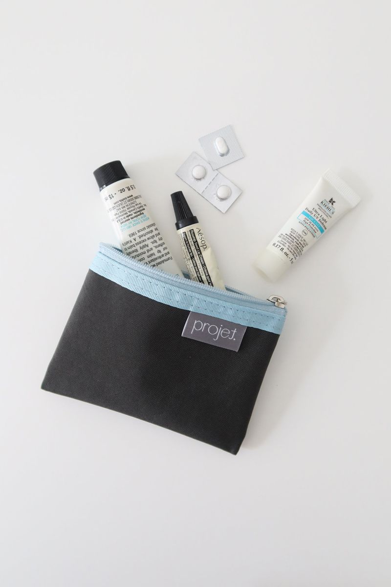 flat card pouch (charcoal)