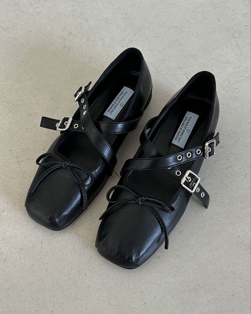 BELT FLAT MARY JANE SHOES