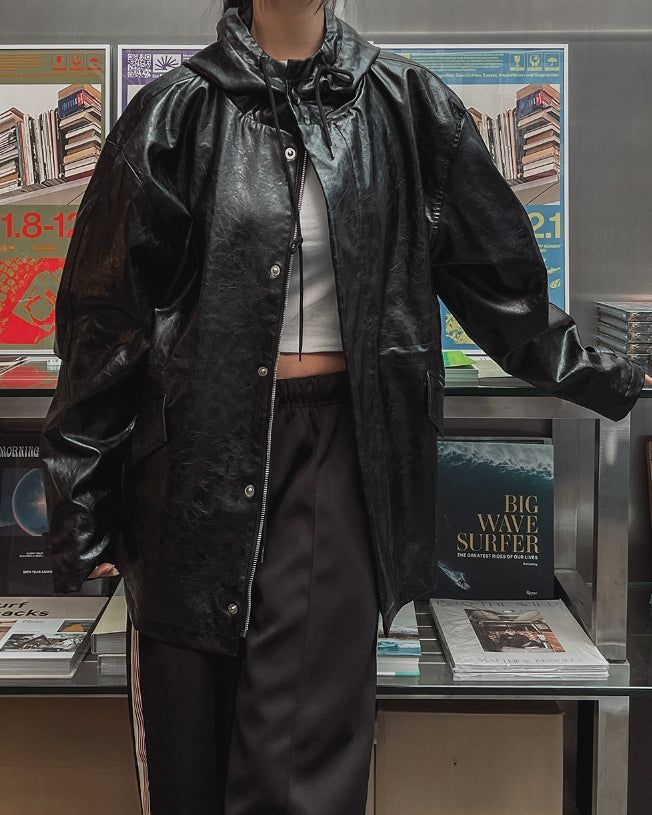 Seri glossy crack leather hoodie field jacket