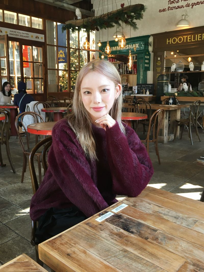 [Year-End Look Recommendation] Point Fingerhole Angora Fur Knit (4c)