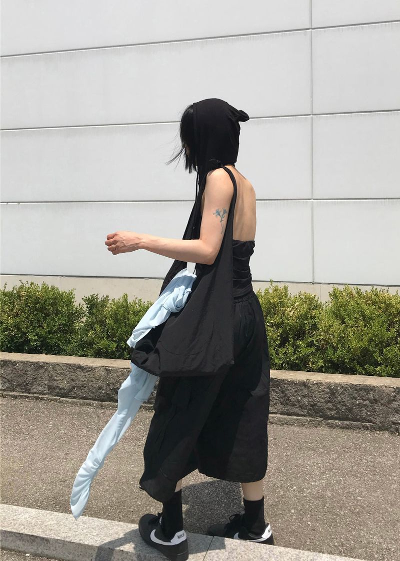 HOODIE OFF SLEEVELESS