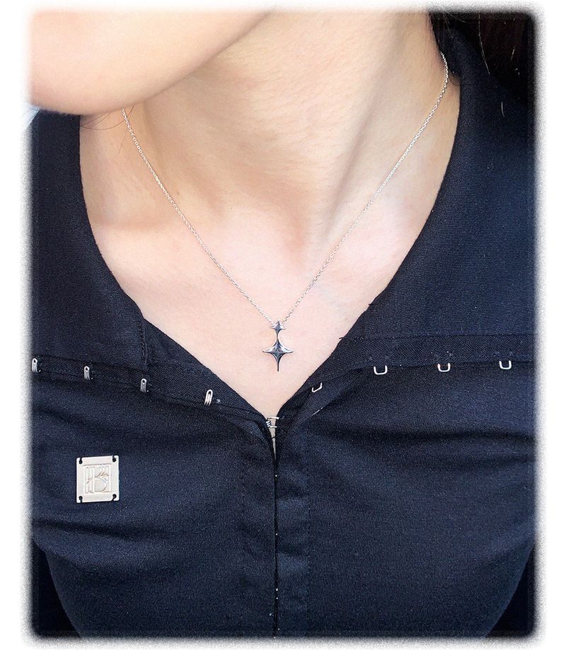 DOUBLE STING PENDANT