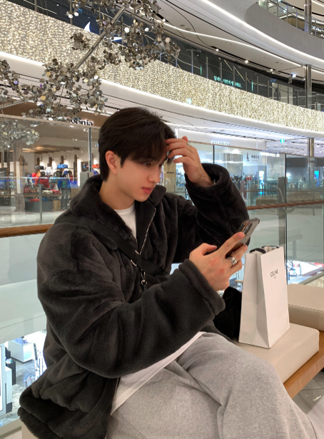 LOOKPLE（ルックプル）の「Divine Snug Fur Overfit Jumper（Jackets/Outerwear）」